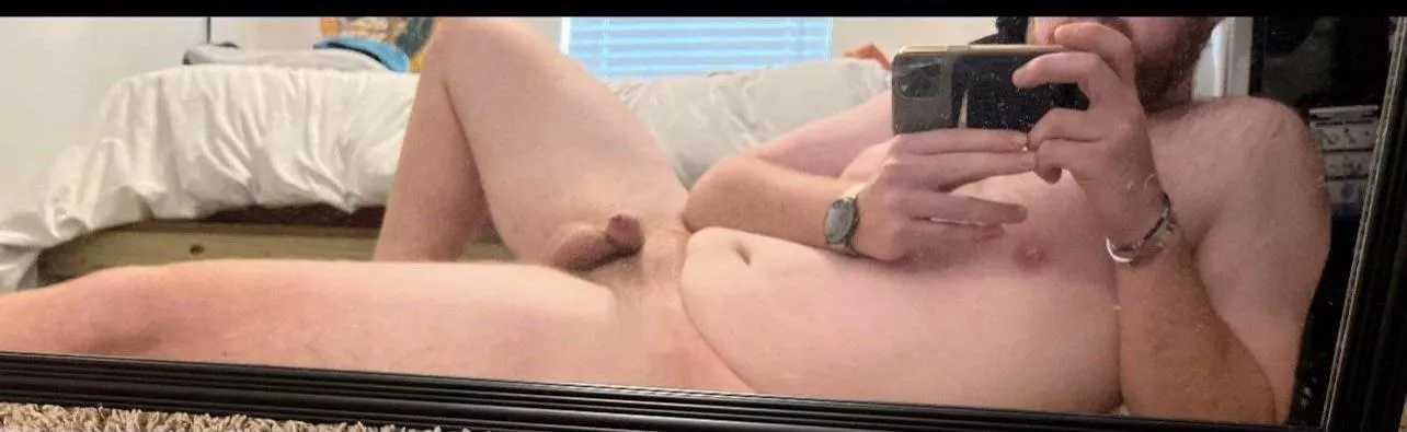 24, anyone wanna watch me strip and show off on live until you cum!?