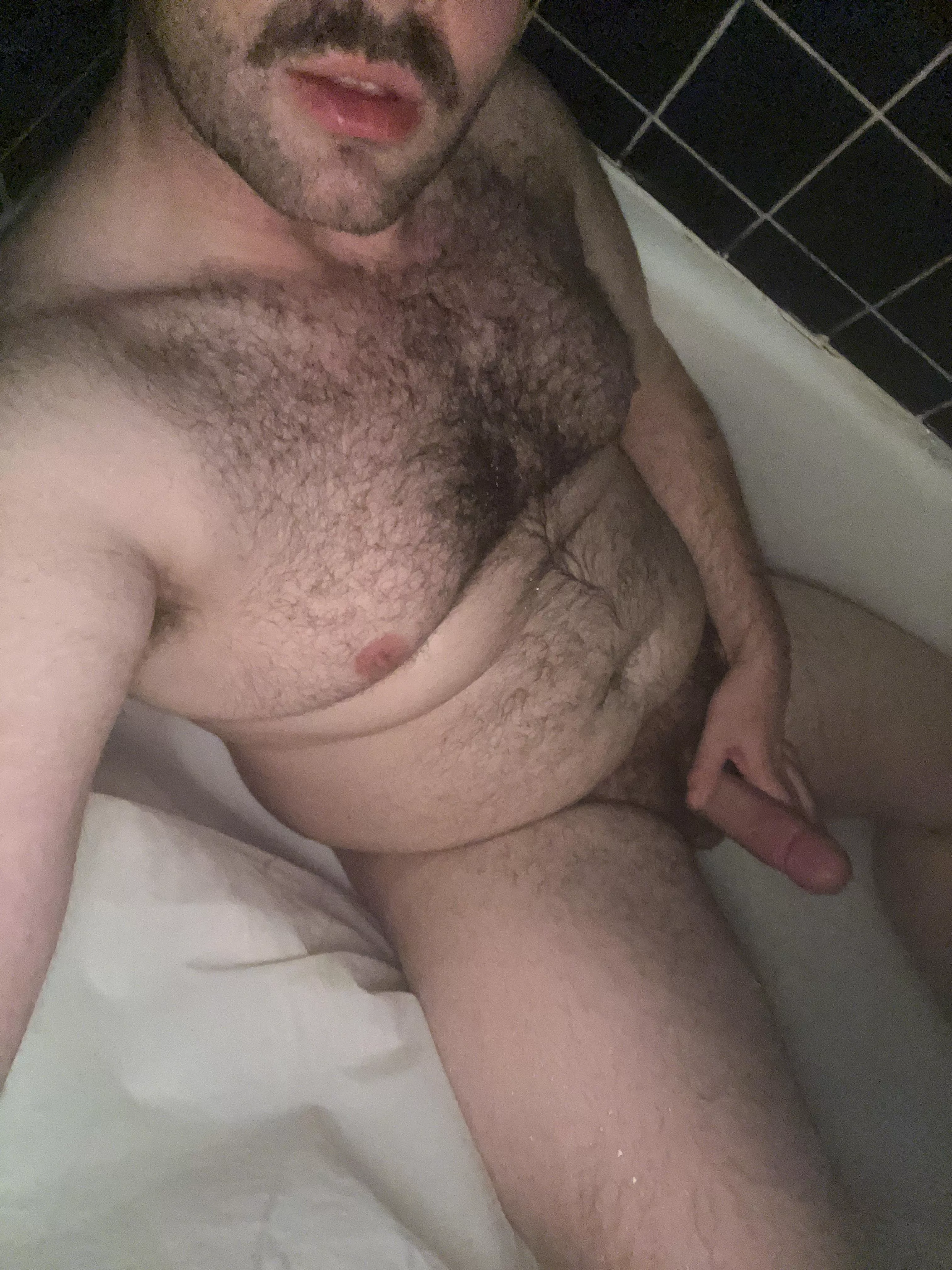 (29) always looking for bath time buddies 😙