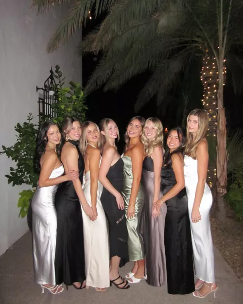 8 sorority girls cleaned up for formal