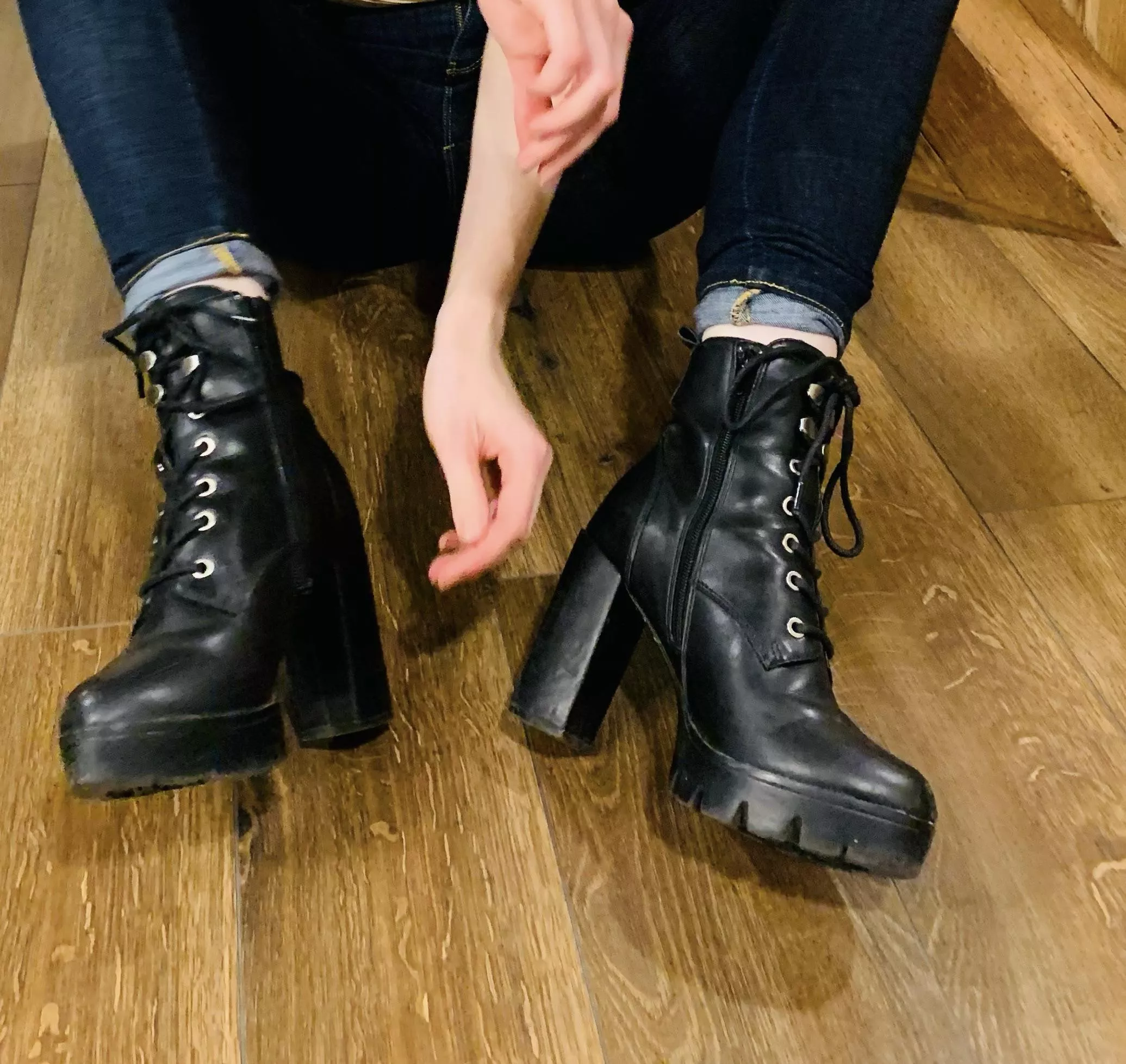 A comfortable heels made from faux leather