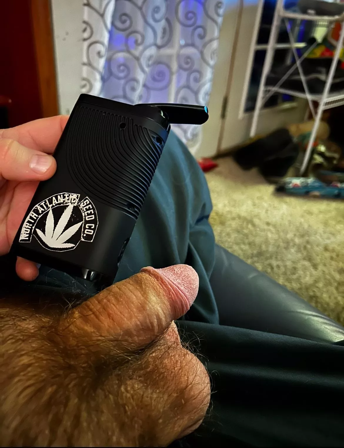 Anyone wanna share a vape (m)