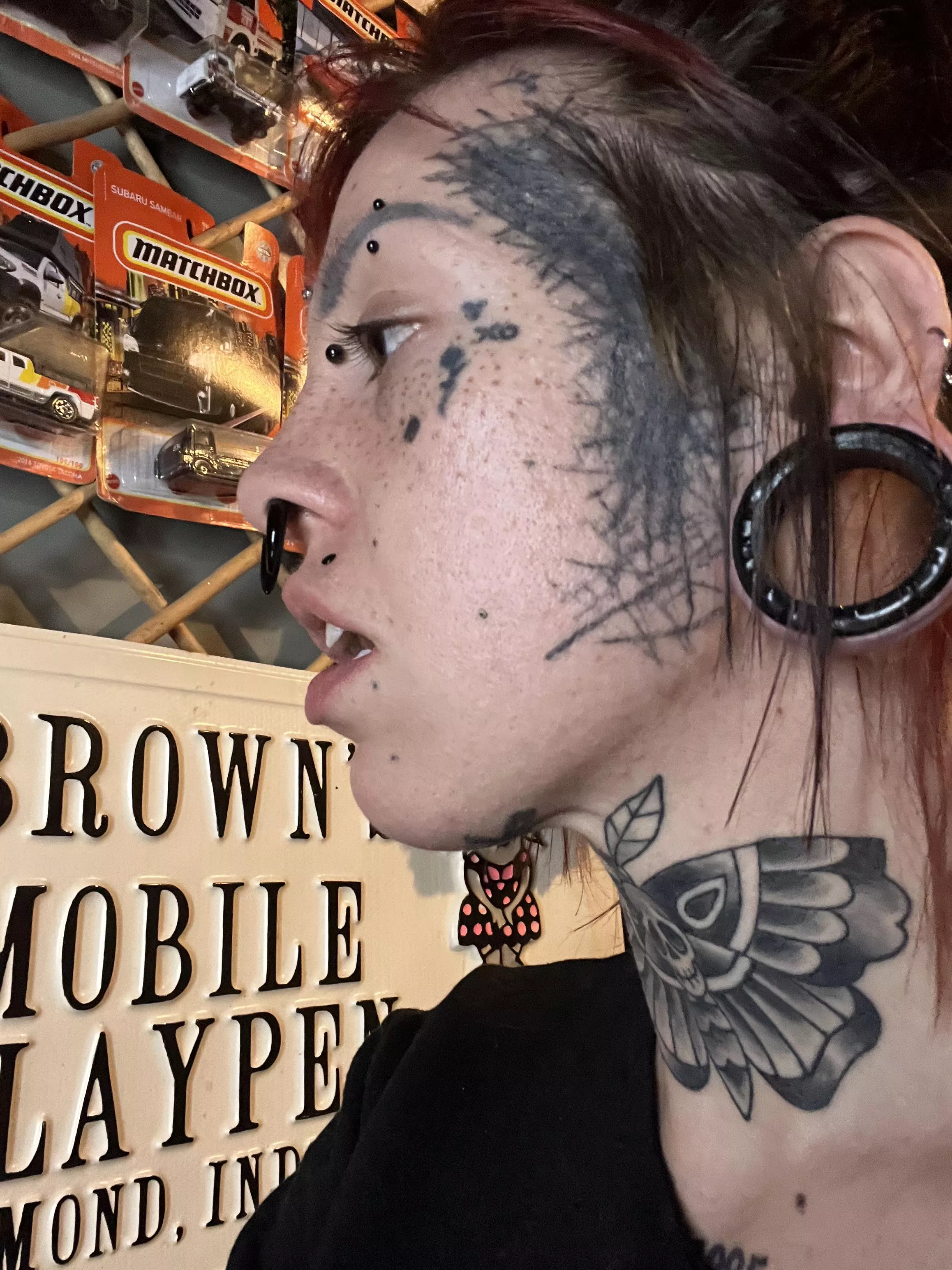 Been a while since I posted a face pic >.< does anyone like those anymore