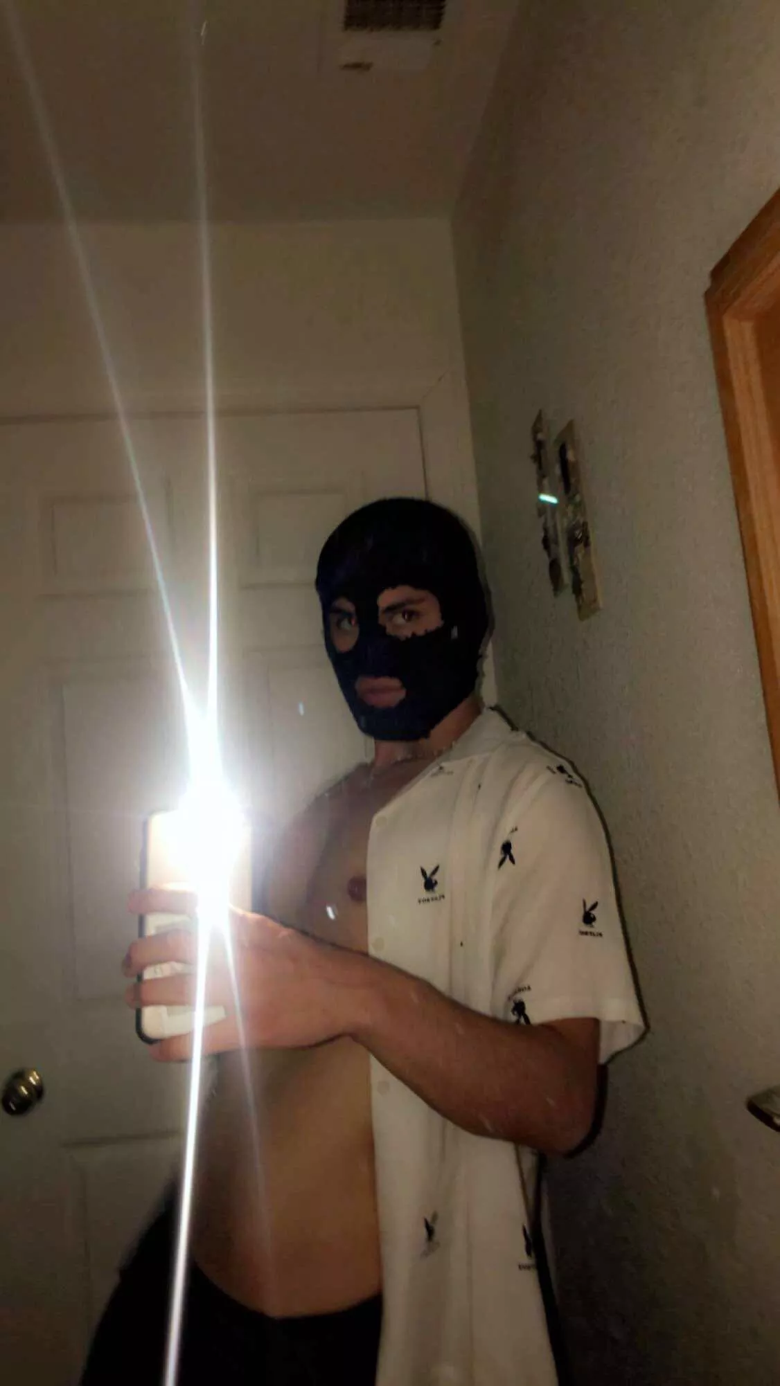 Bi guy in 336/winston. Empty house tonight and have fantasy of sucking anon inshape hung dudes with mask on. Walk in, find me on my knees in dark room. Blow n go. Under 28 only and body/dick pic required. Married, bi, str8 only.