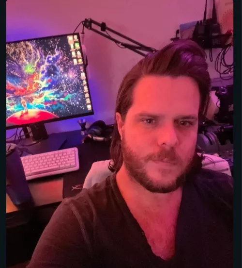 caring big bro type for gaming Bromance, chats showlong term +have pc and switch