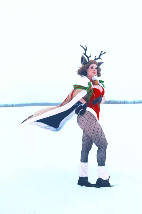 Christmas Manuela from FE Heroes by Lynoire