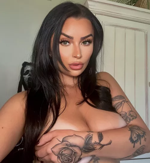 Desperately need some new tattoos 😅