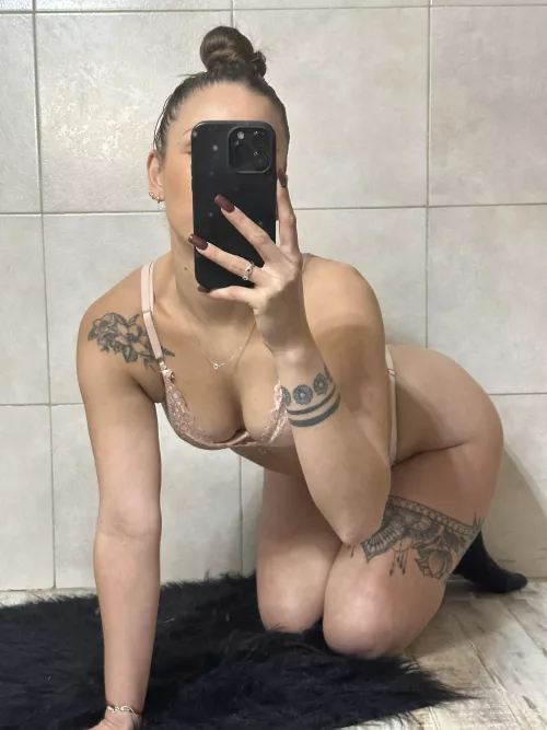 Do I look like i can handle older mens cocks?