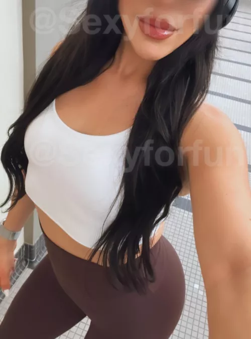 Everyone loves gym sluts