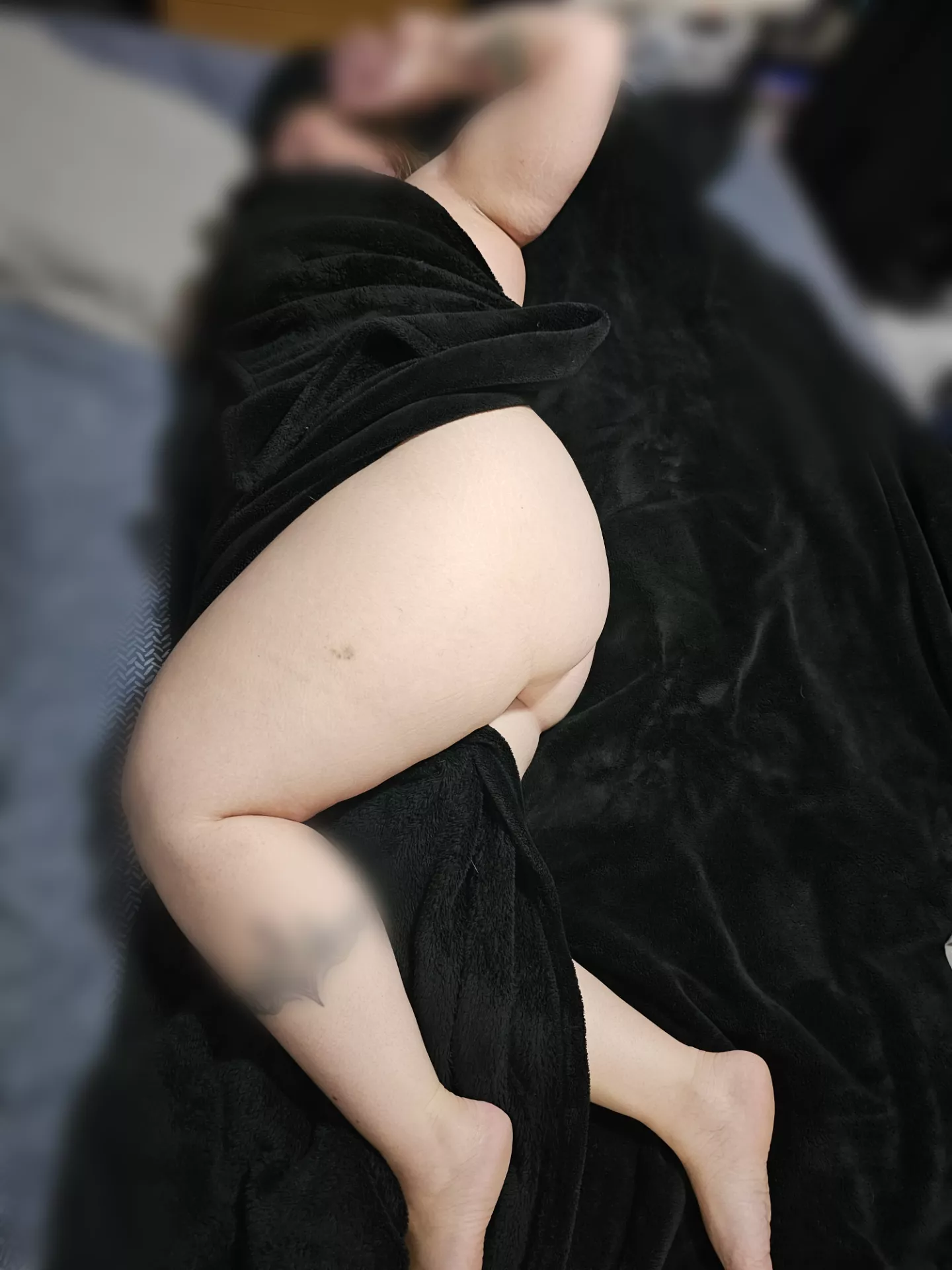 Explain to me why nobody wants to see my fully nudes?