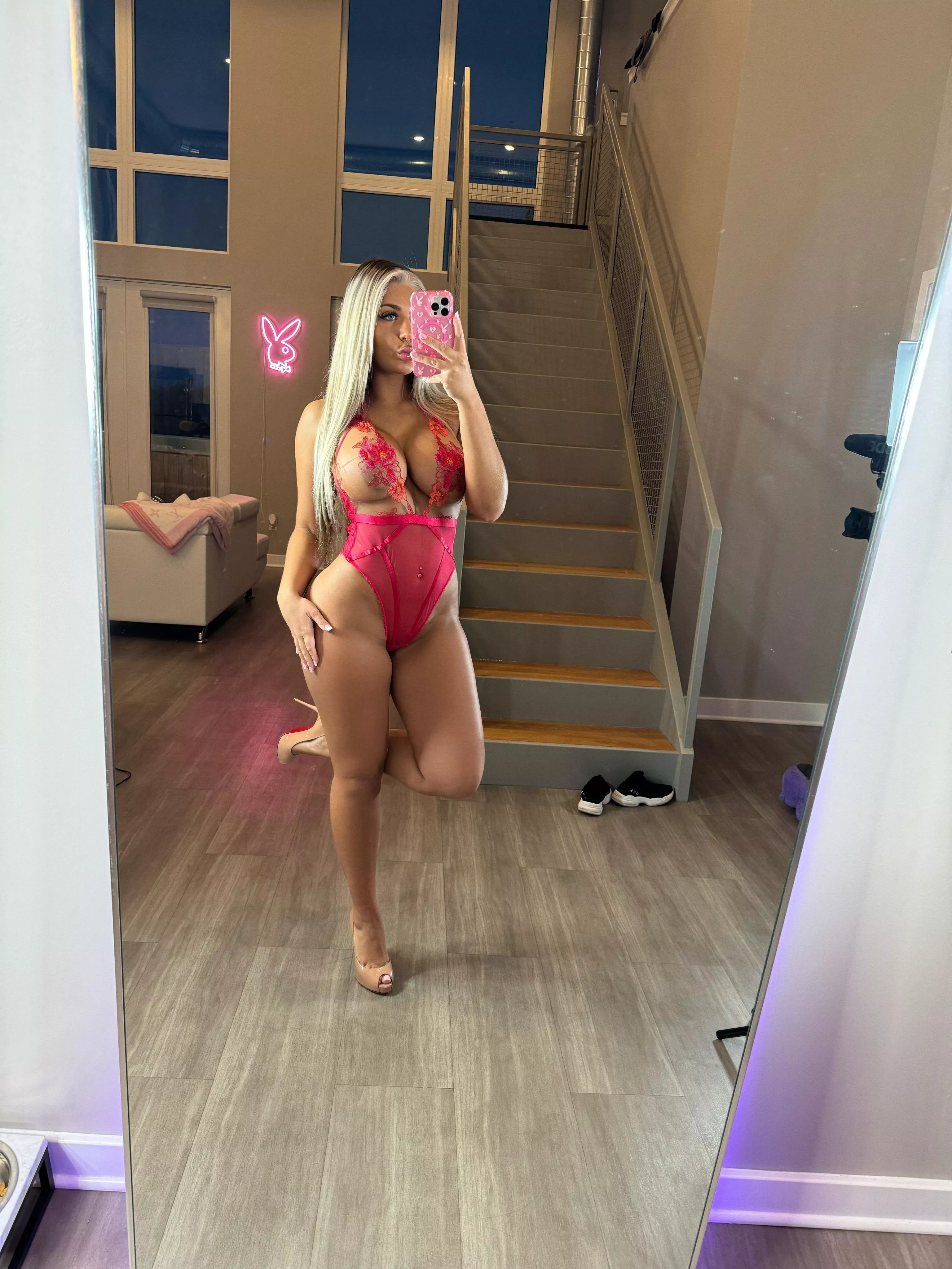 Girls in heels are the bests!