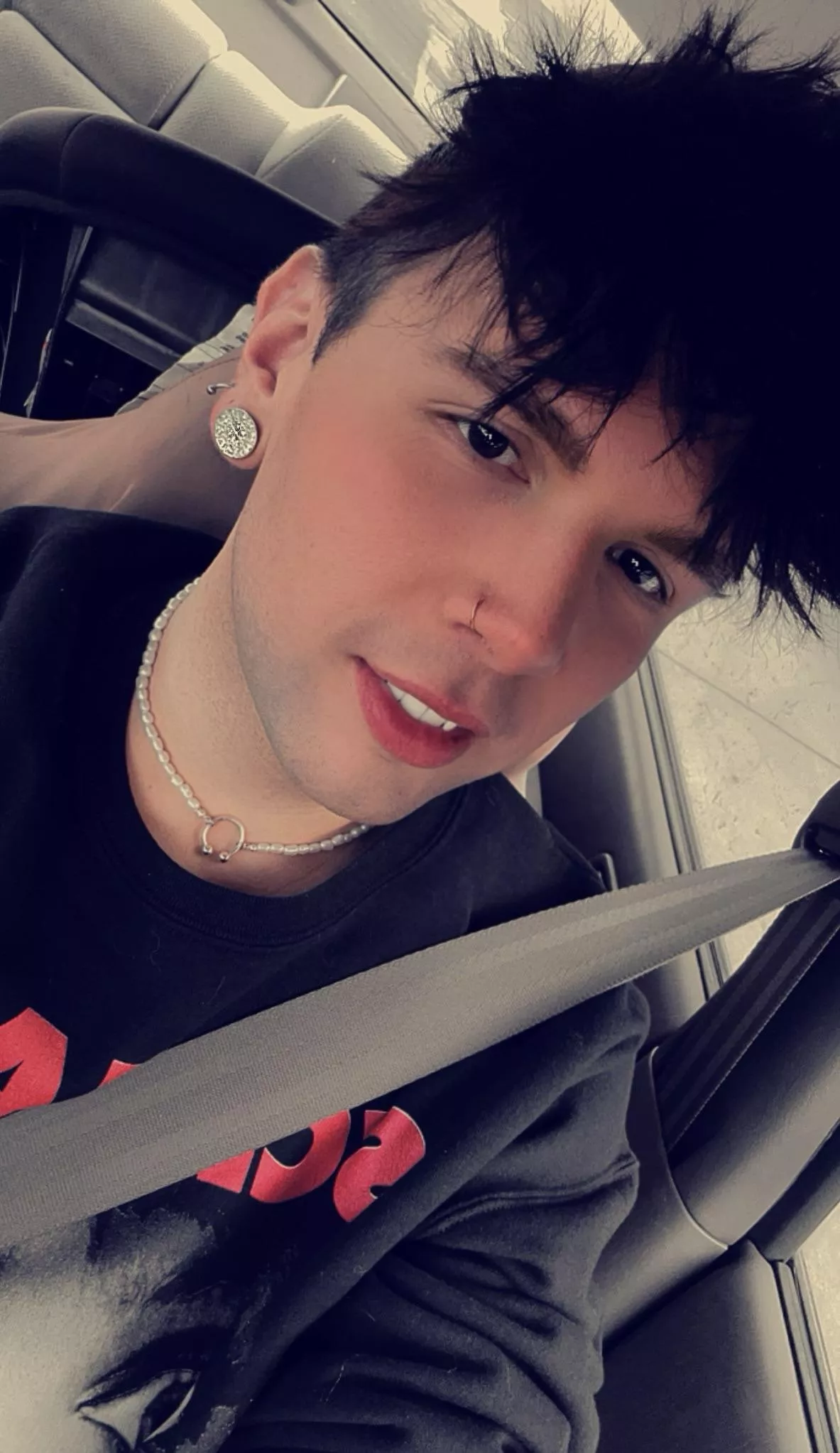 good evening lads. Not a gamer but enjoy the community you all have