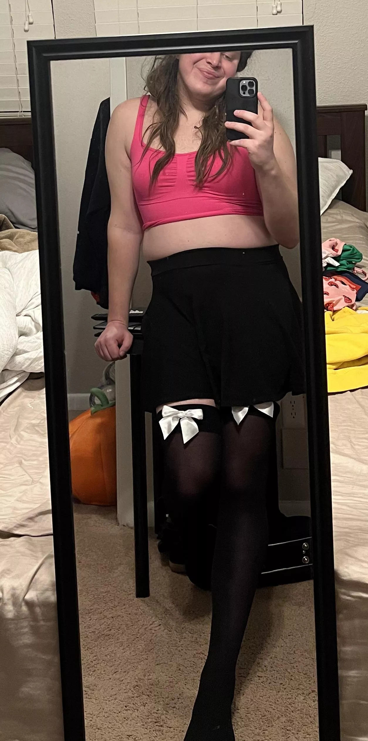 Here’s hoping yall can brighten up my week a bit 💞