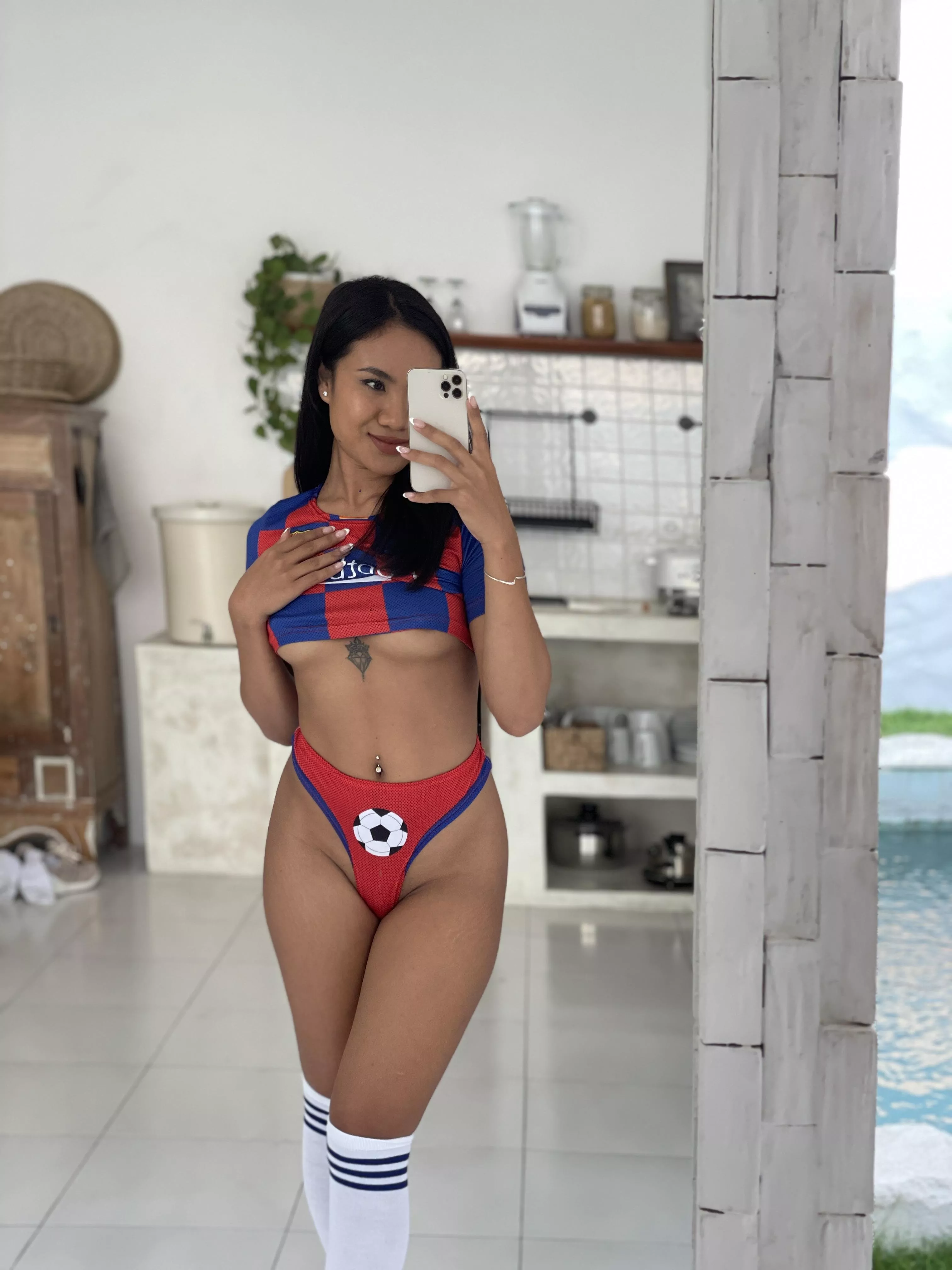 Hey im too small for you?