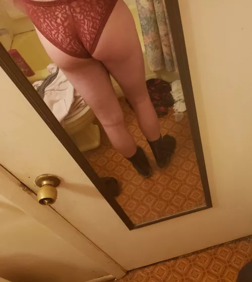 I buy my gf panties so I can secretly wear them😋