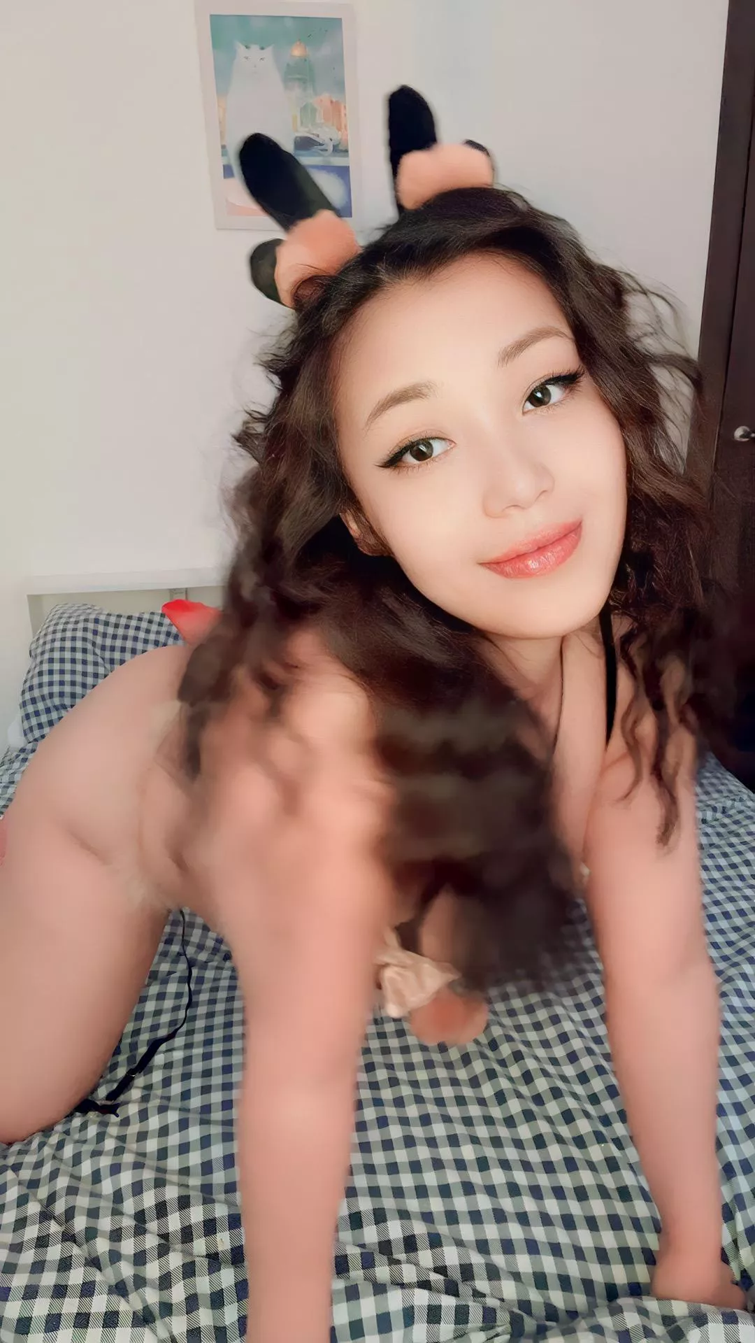 I just want to be your pretty pet