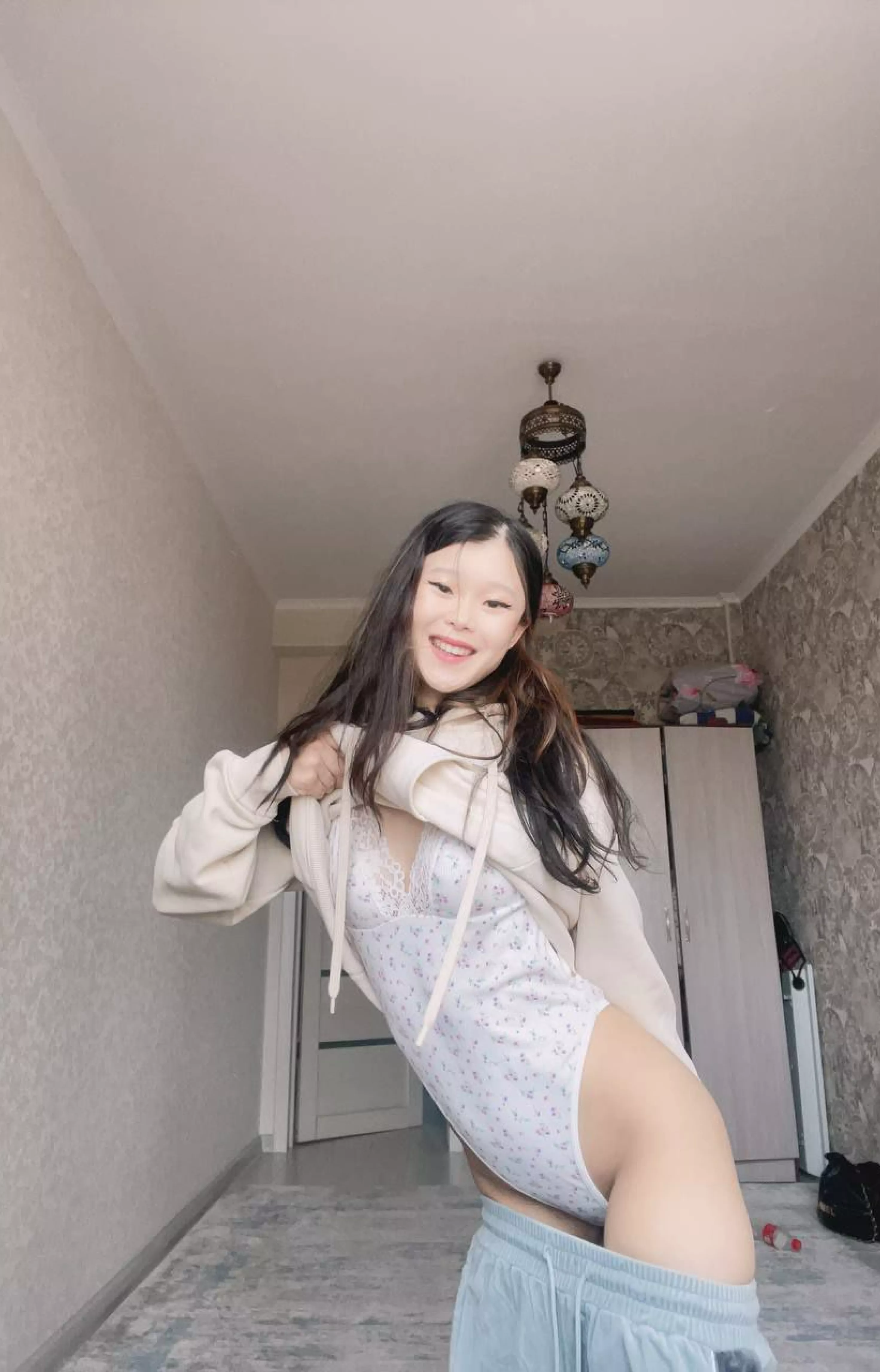 I think this white body looks great on me.