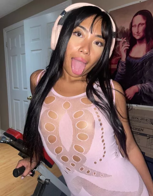 ill do squats with u behind me (f)