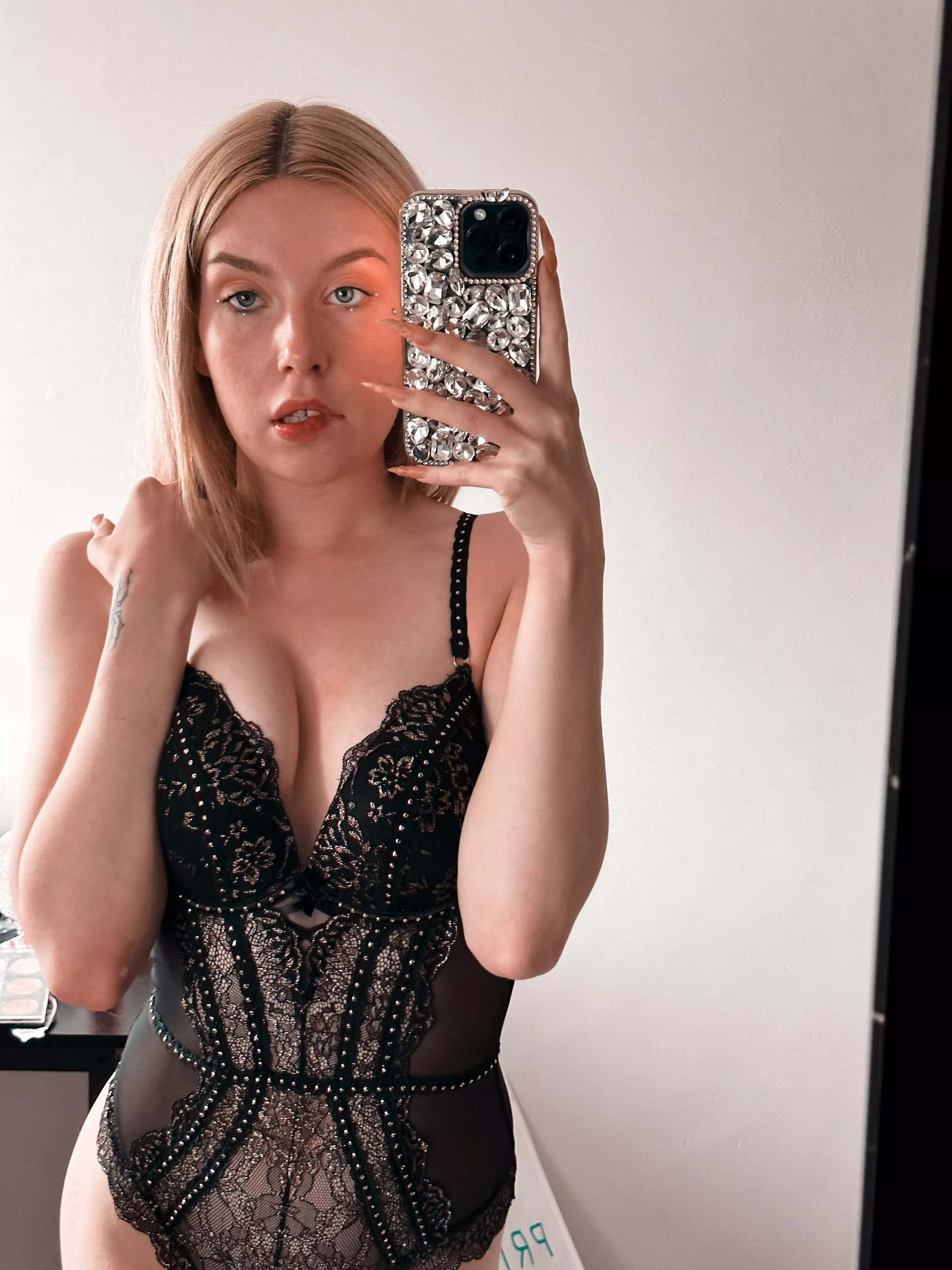 I'm in a mood, Simply say Hi if I can drop you some of my nudes