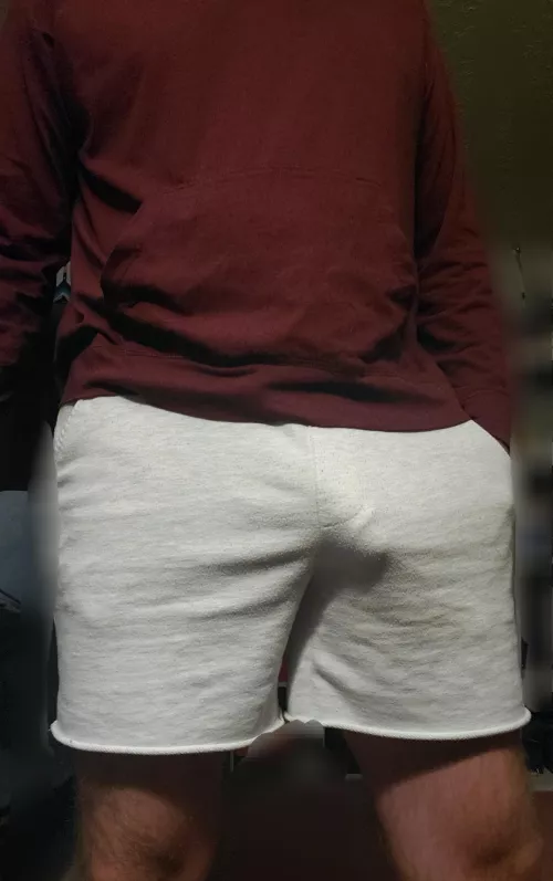 Is this proper lounge wear for roomates?