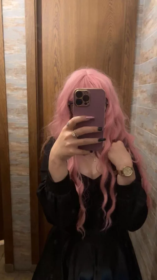 IUTR Wanna watch anime and game with me?