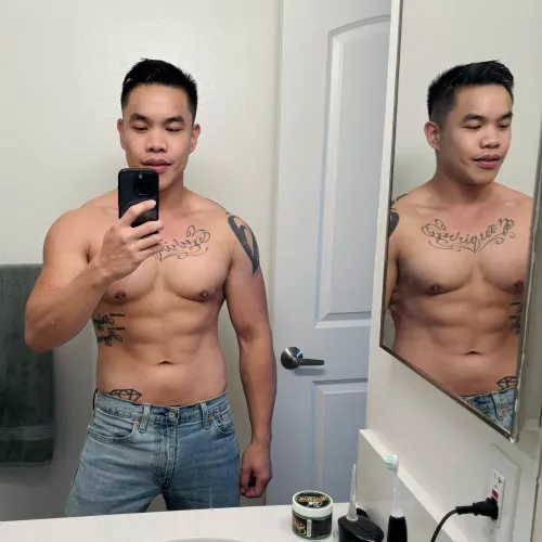 Law school finals are giving me abs 🤓