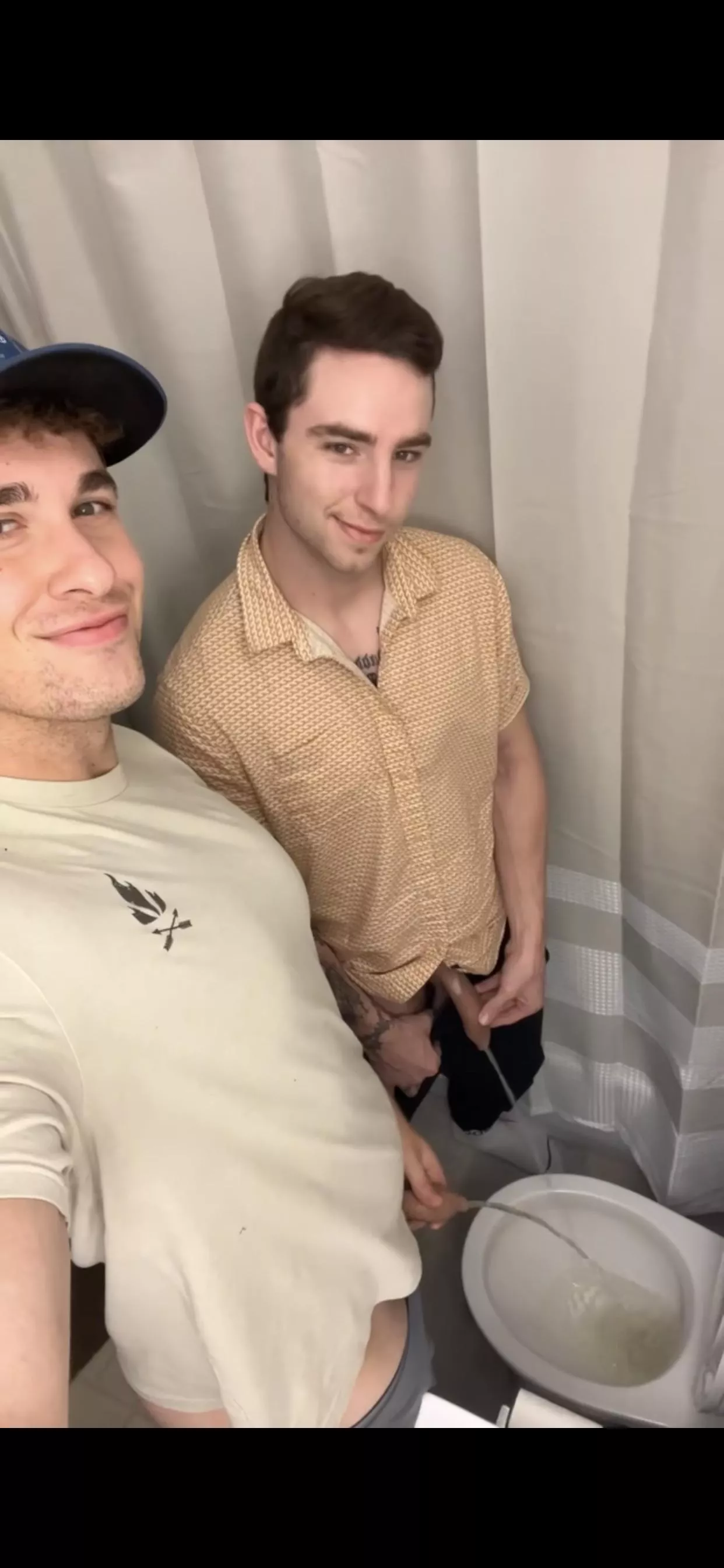 Love pissing with a partner