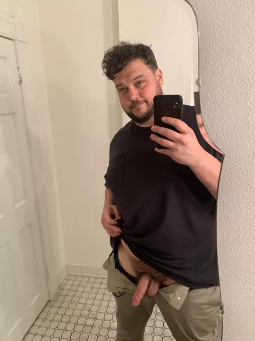 Meet me in the bathroom?