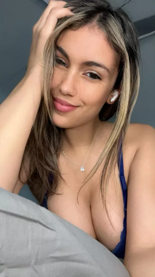 my eyes are up here hehe