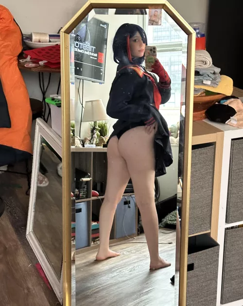 ryuko matoi mirror selfie :0