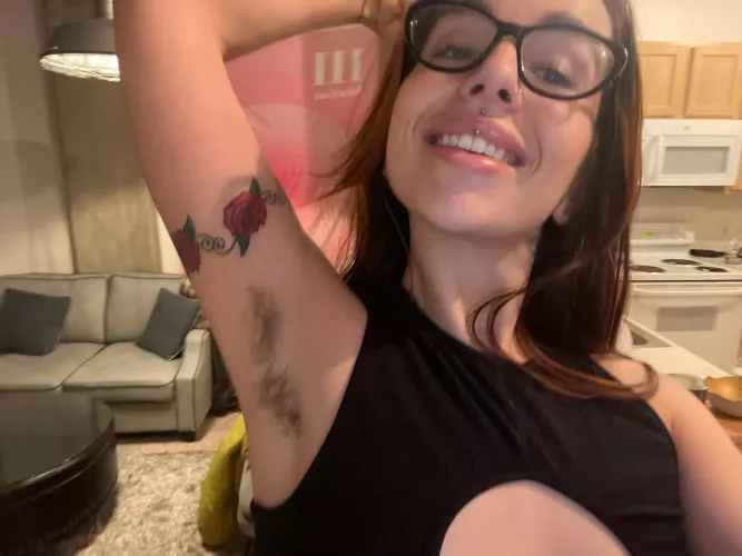 showing off my hairy pits puts a smile on my face :)