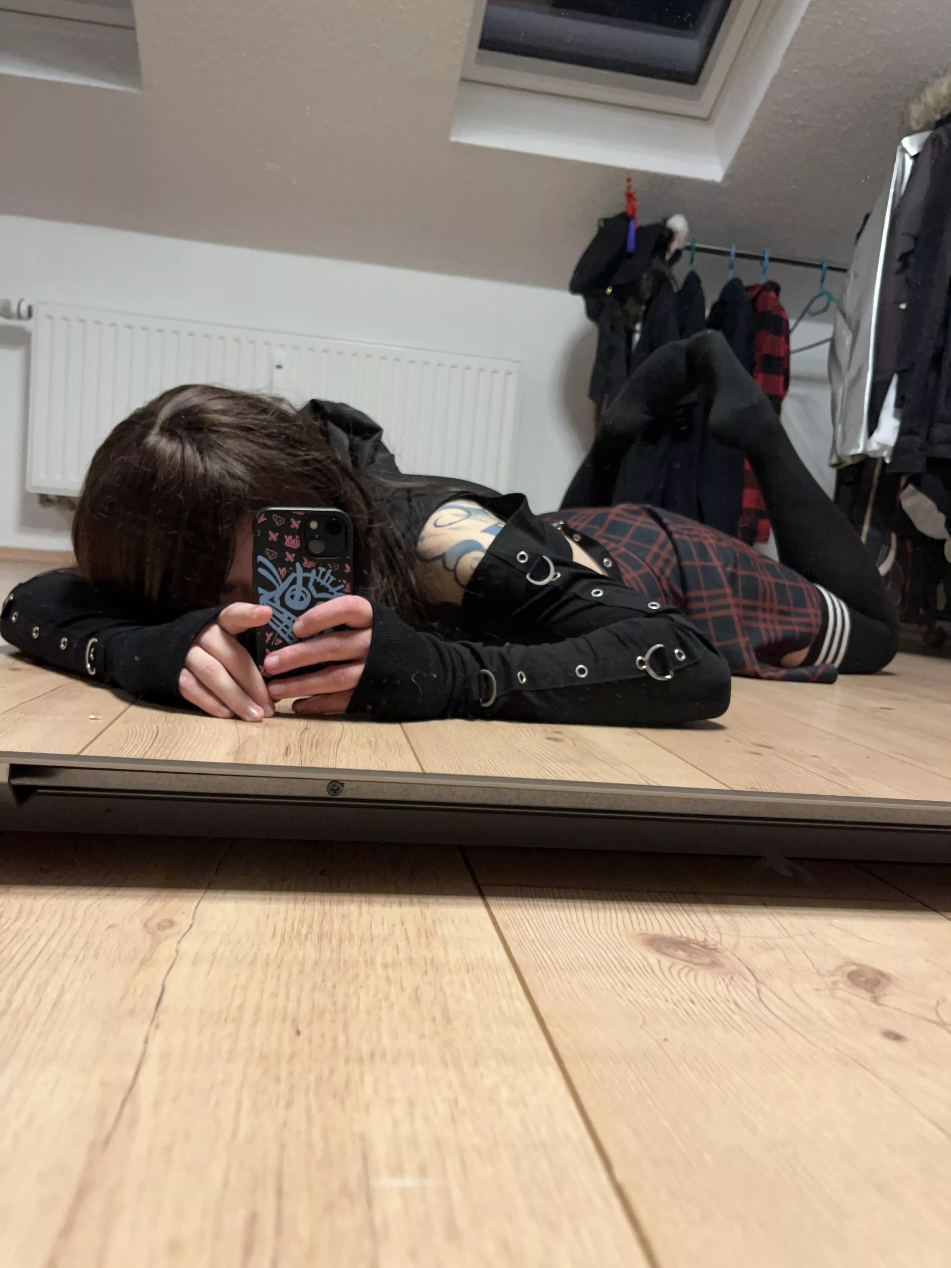 Somebody wanna lay on the floor with me? :3