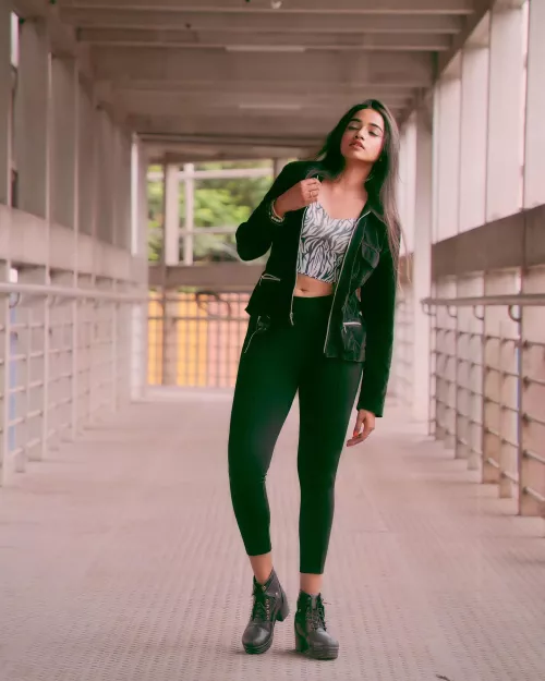 Tamizh Selvi (@thamizhselvi_)