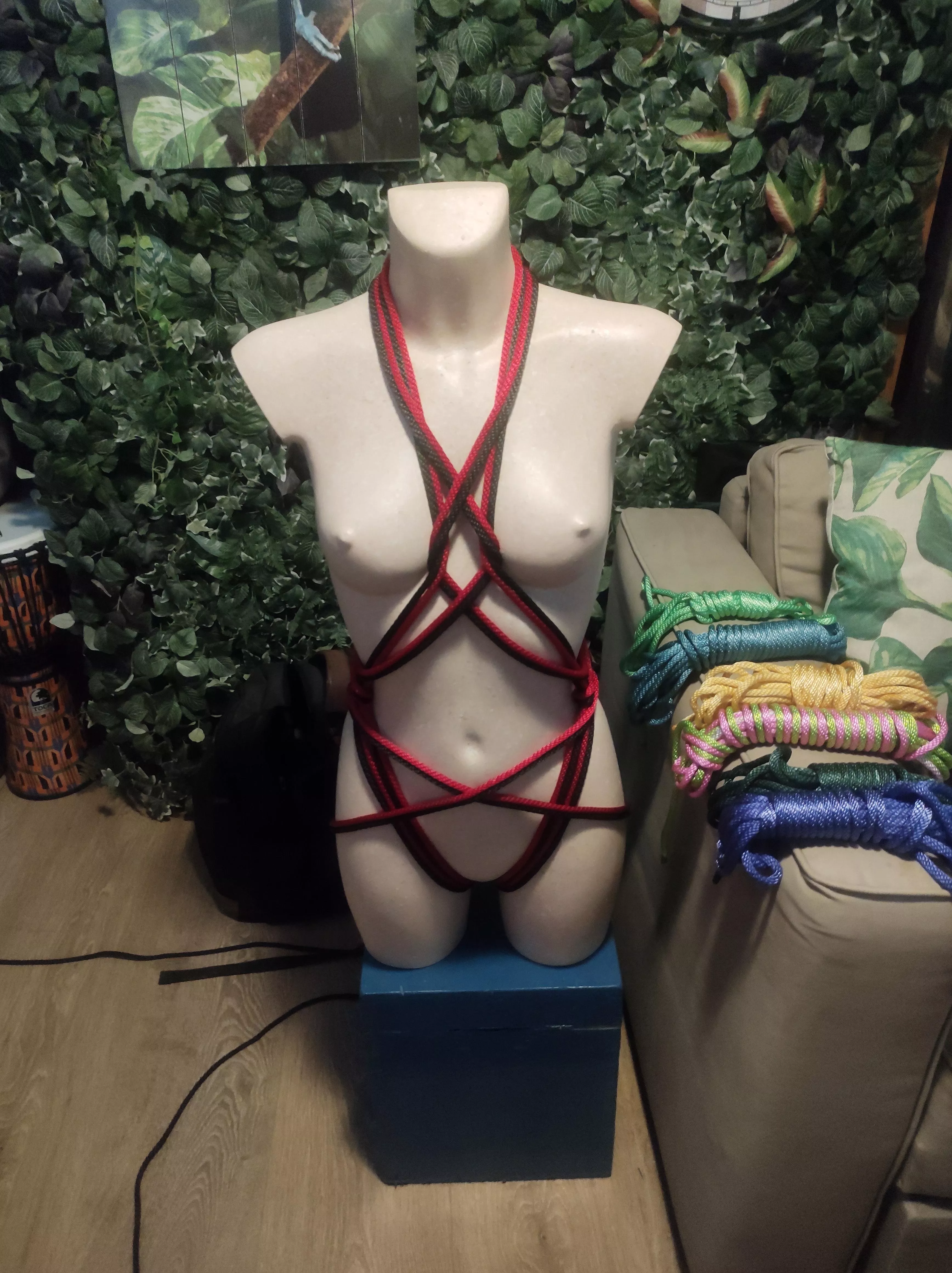 Trying to get into shibari and made some thing pretty nice