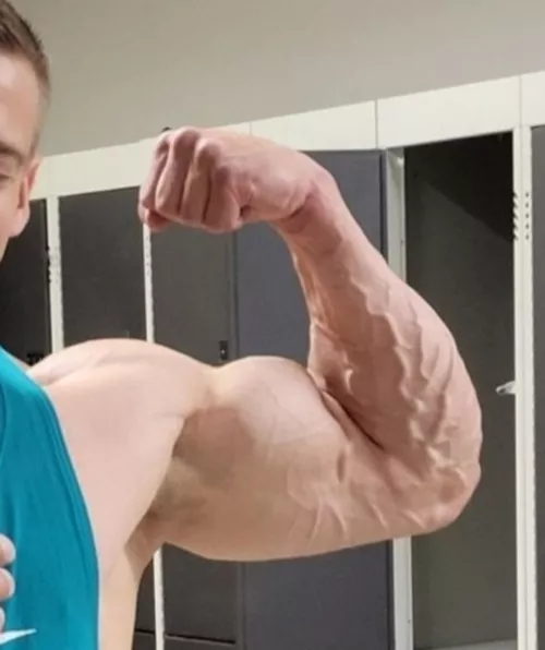 Veins for the beast 💪🏼😈