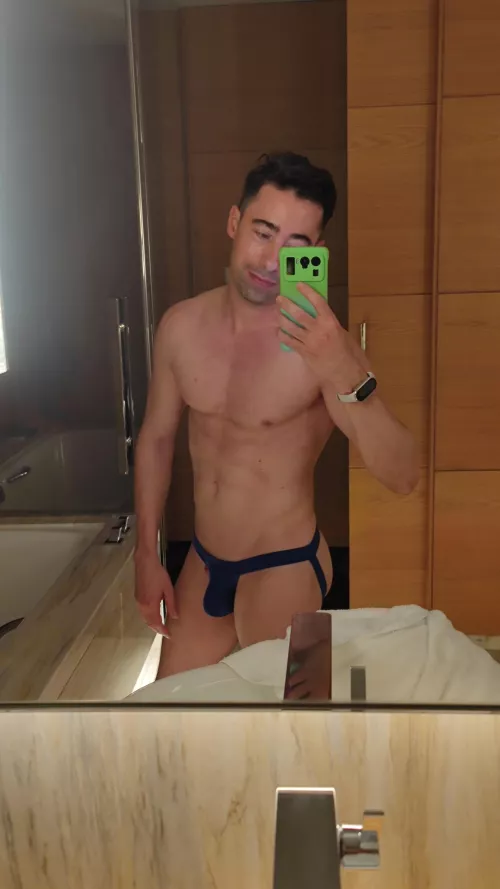 When a guy on grindr invites me to his hotel room