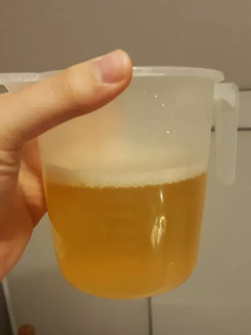 Who wants some hot tasty morning piss? 😋