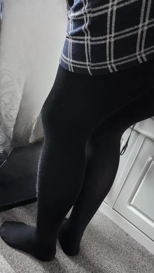 Work and tights go together don't they? Getting ready 💓💞💋