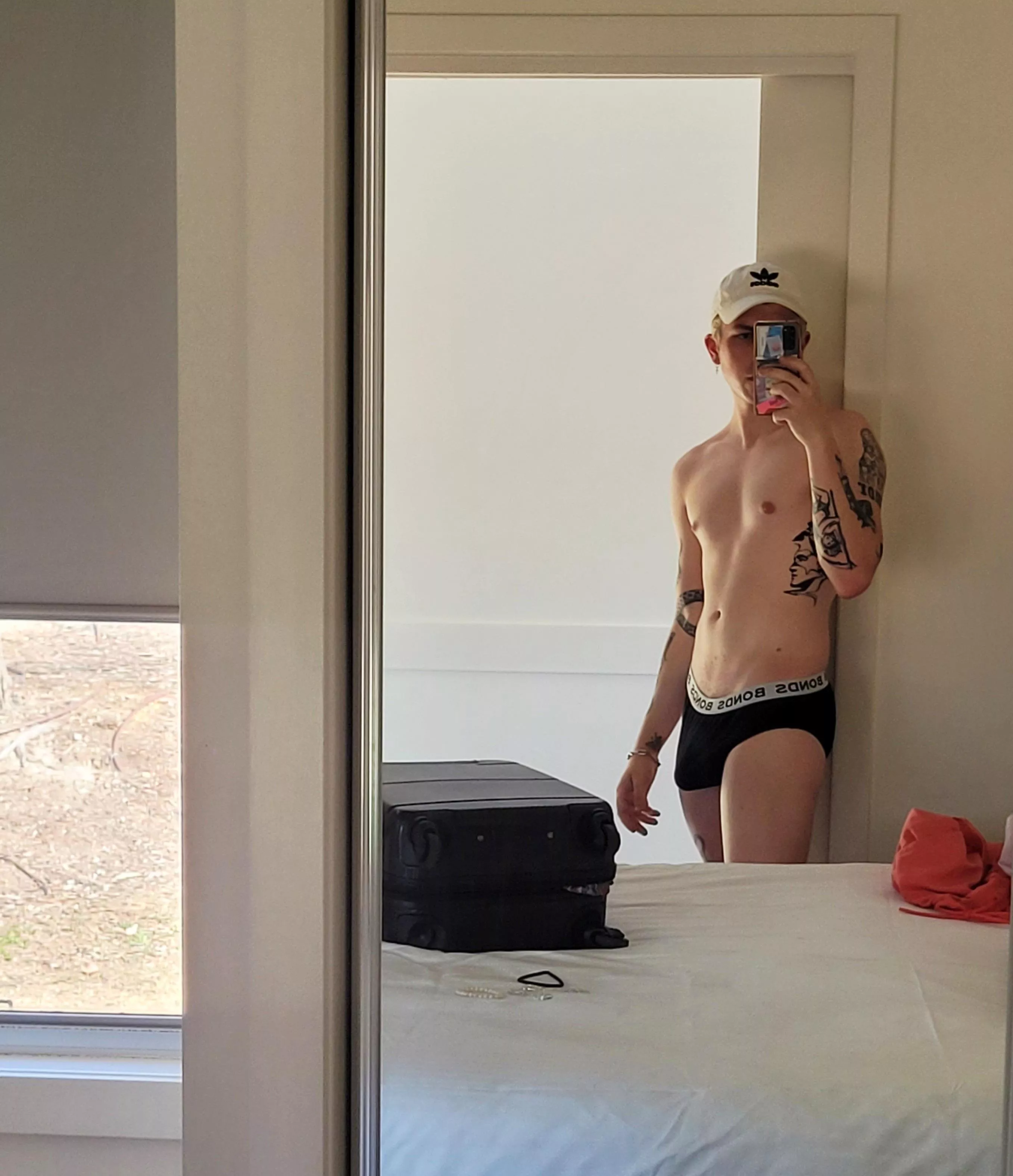 Work trip = perfect opportunity to take pics 📸 should I post the ones where I lose the undies ??