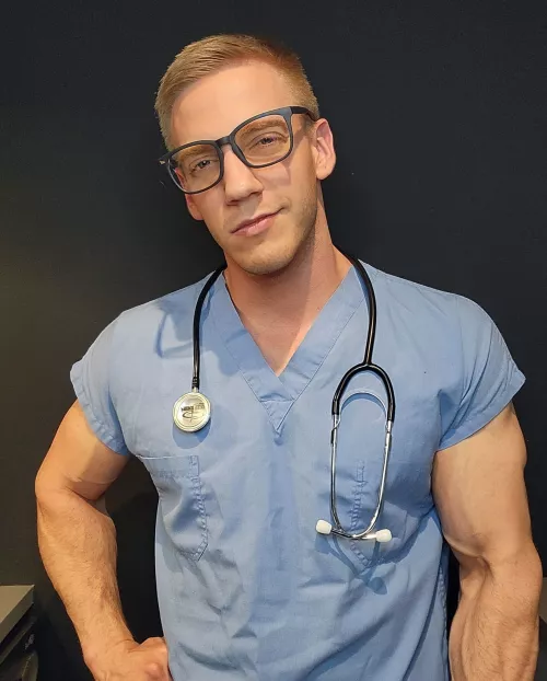 Would you bend for this Doctor 😏..?