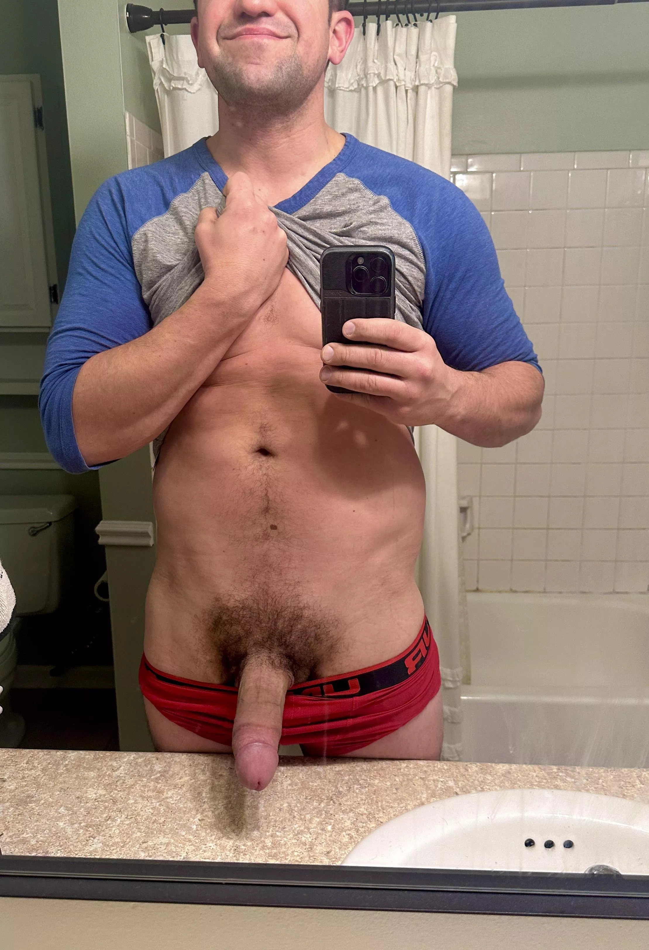 (35) would I look better with no bush?