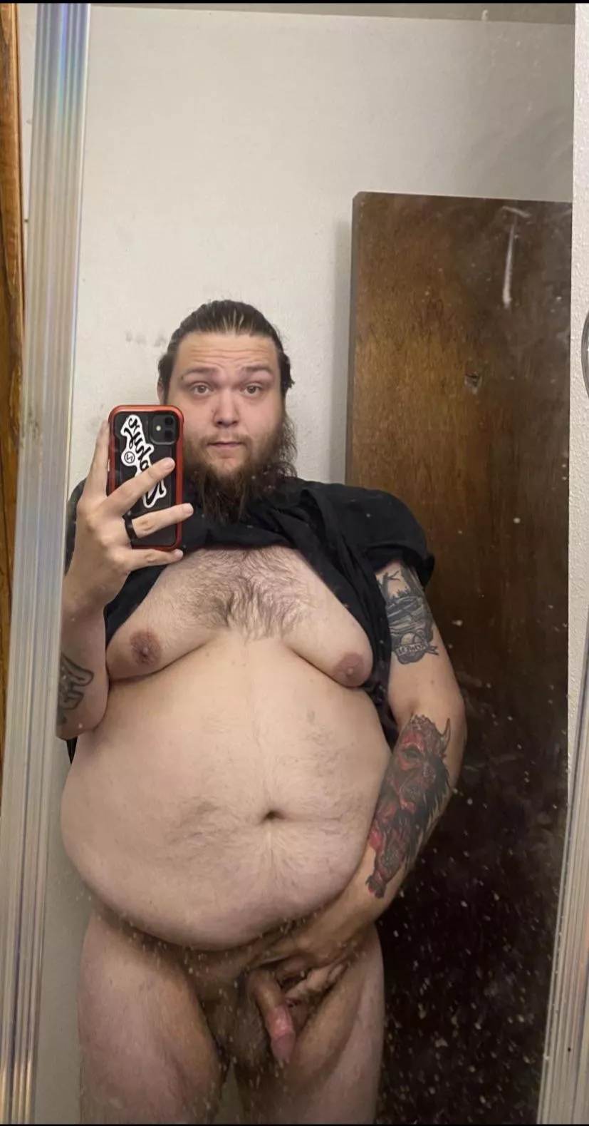 Are there any women who find this 27 bisexual fat dad to be attractive??
