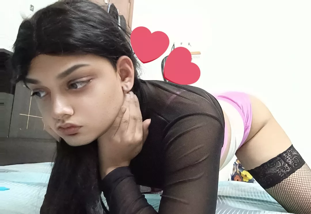 Can I be ur little sissy slut?🥺