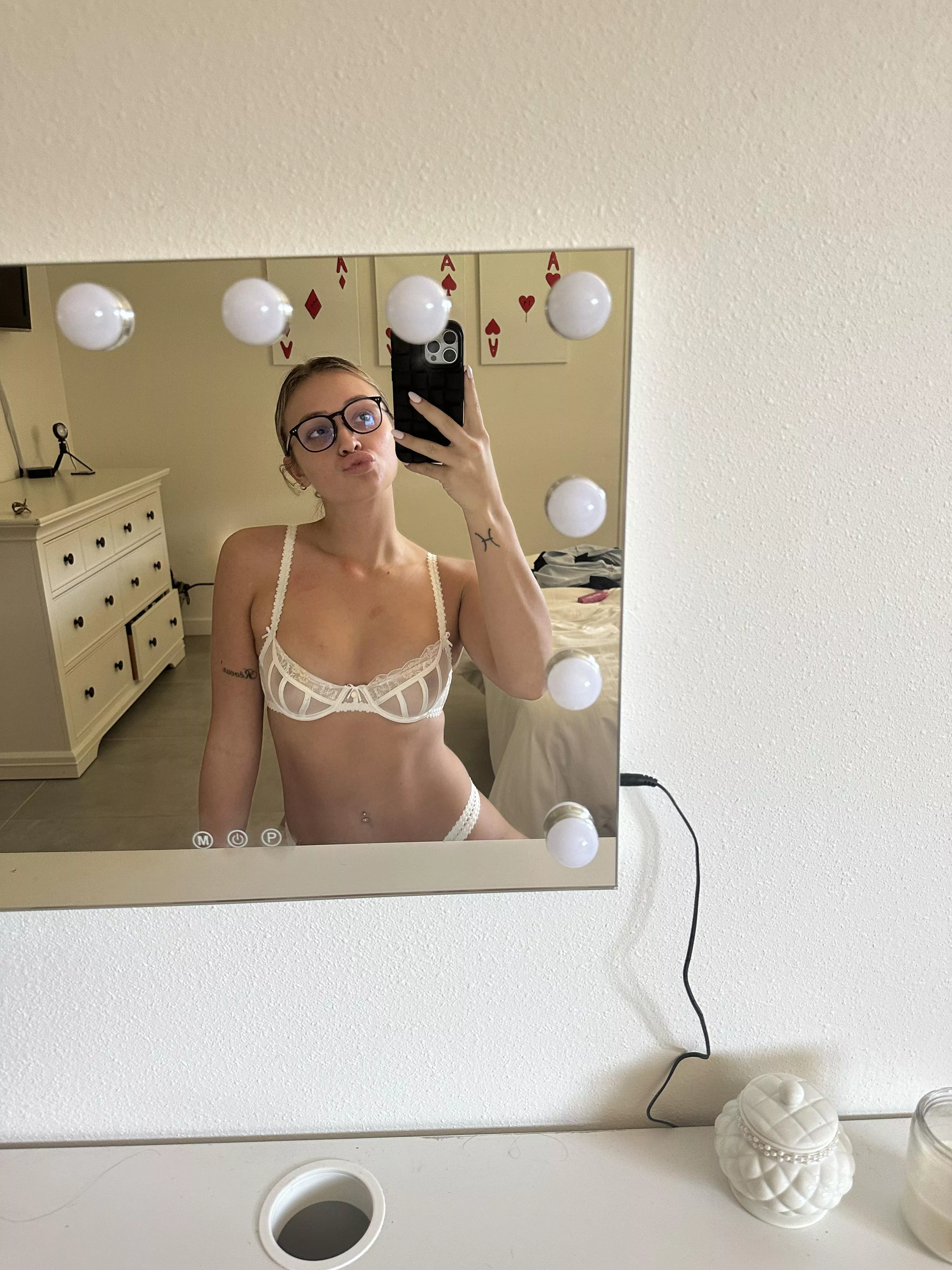 College girls are the sluttiest sluts.