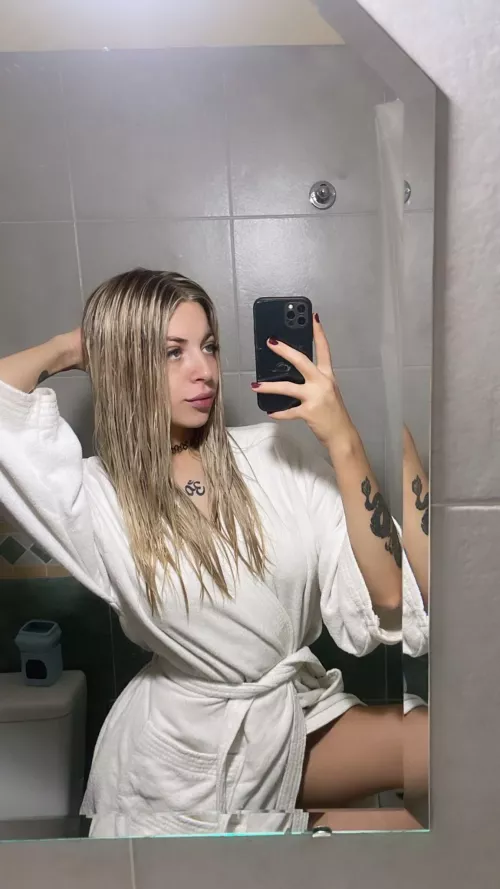 Come over and fill up my petite little body