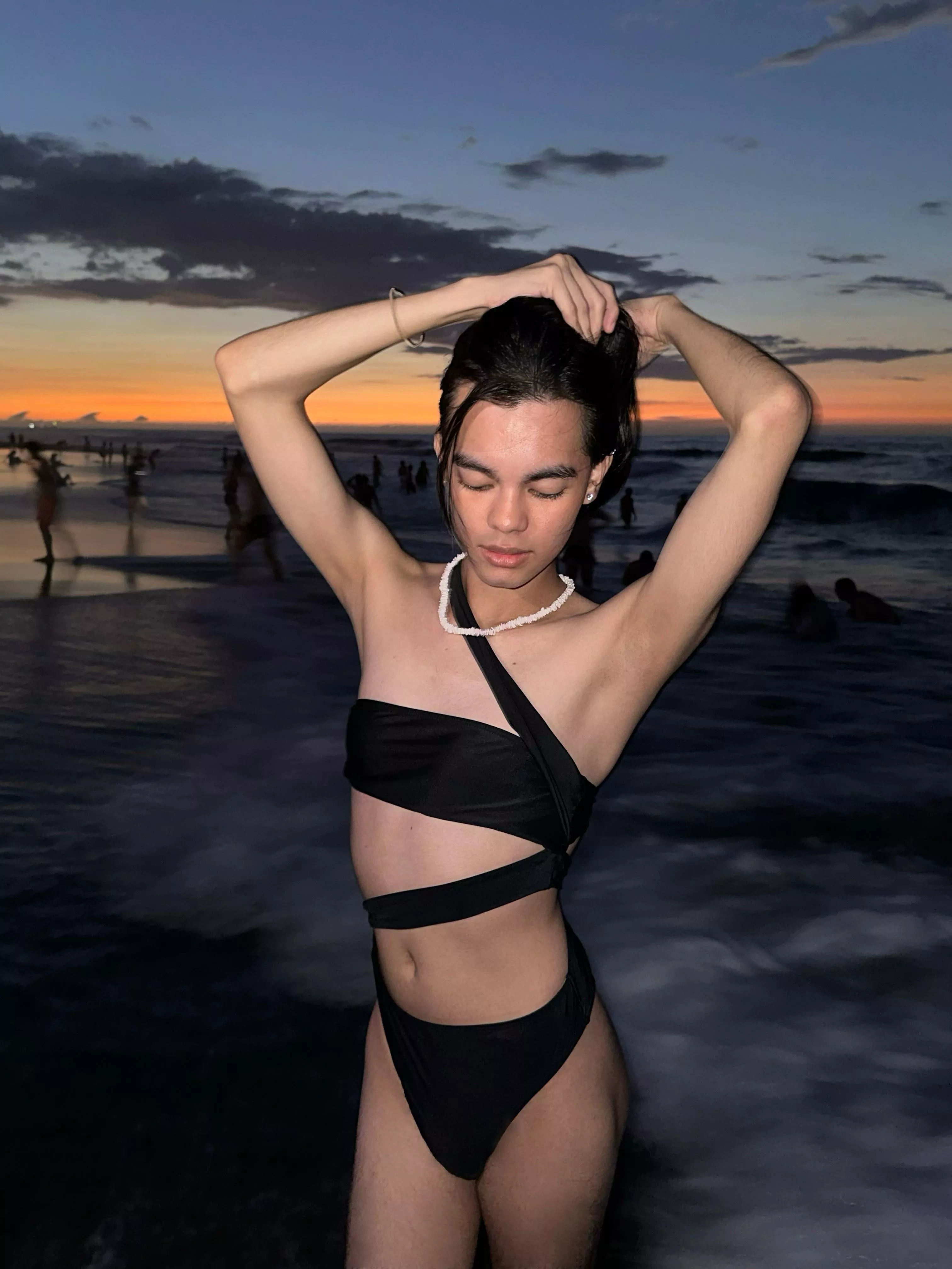 Do u think this bikini suits me? 👙