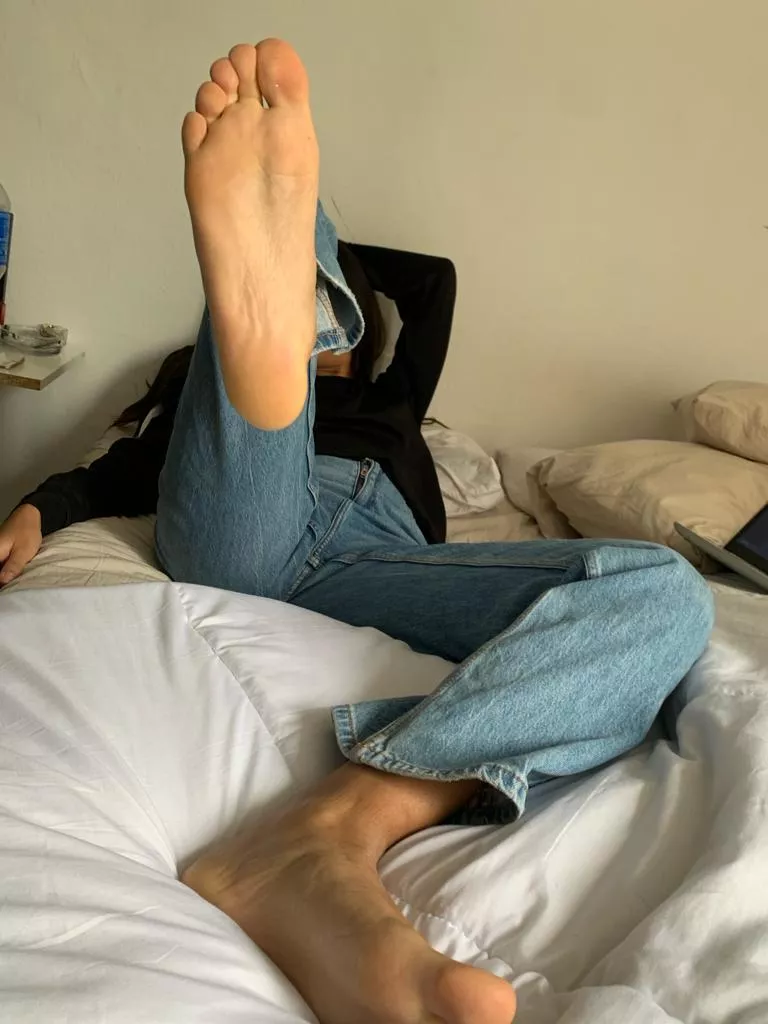 Don't you think I should take this same photo without pants?