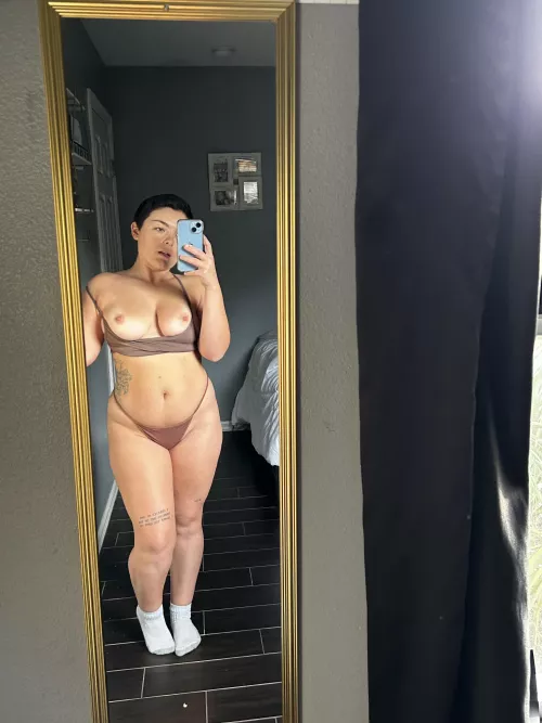 How many lick does it take to get to the center? 🍭🍫🤎