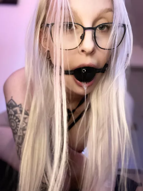 I can’t stop drooling in this gag.. 🫢