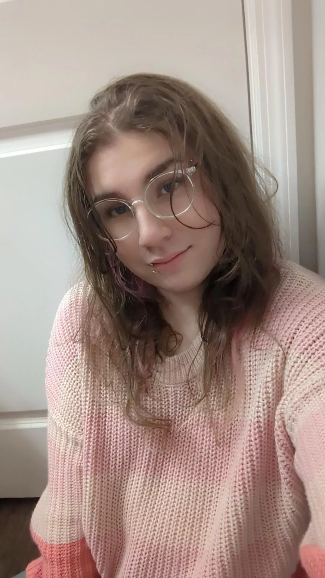 I love how cute I look in glasses