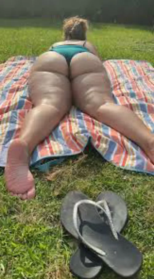 I miss getting to tan these cheeks!